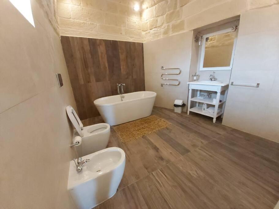 Farmhouse Villa With Large Pool And Garden In Gozo Арб Экстерьер фото
