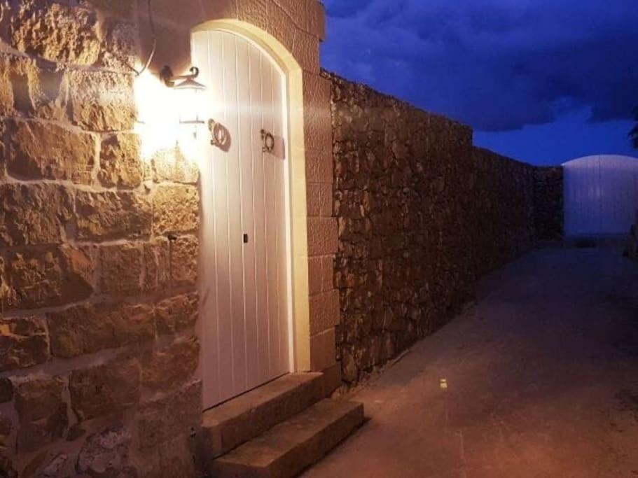 Farmhouse Villa With Large Pool And Garden In Gozo Арб Экстерьер фото